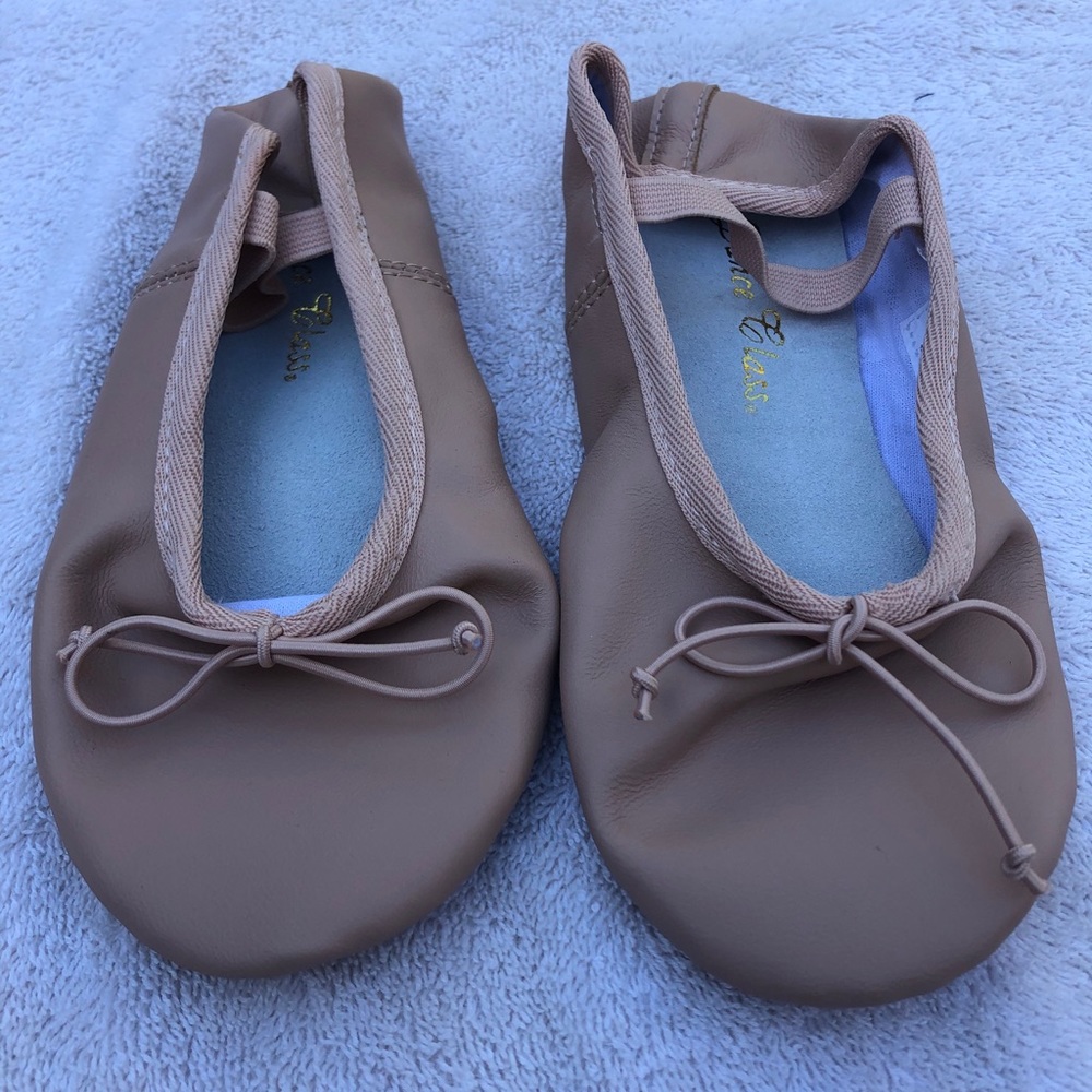 NWOT pink Girls size 4 leather ballet slipper